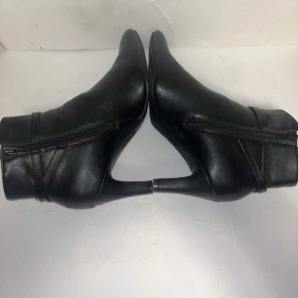 LifeStride Women 8M Black Kitten Heel Ankle Boots Buckle Strap Office Chic GUILD